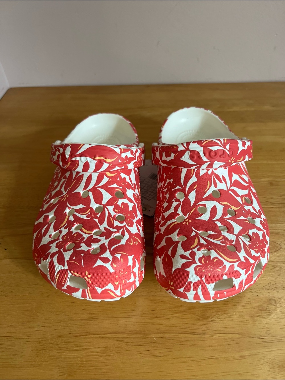 NWT Island Flower Crocs - Picture 3 of 6